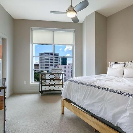 Upscale Condos And Penthouses Close To Canal And Bourbon St New Orleans Exterior photo