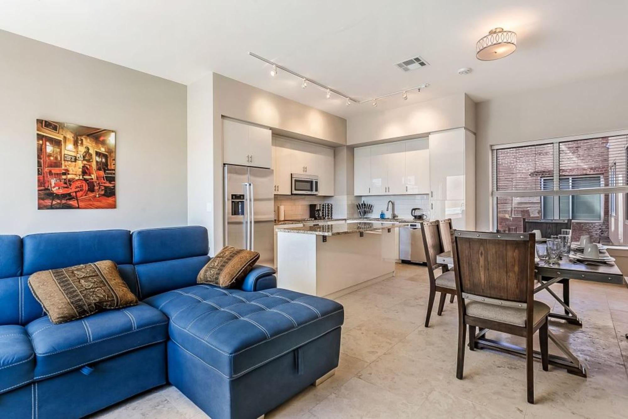 Upscale Condos And Penthouses Close To Canal And Bourbon St New Orleans Exterior photo