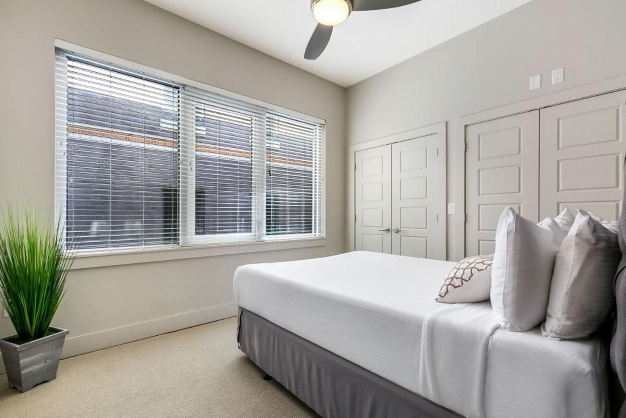 Upscale Condos And Penthouses Close To Canal And Bourbon St New Orleans Exterior photo