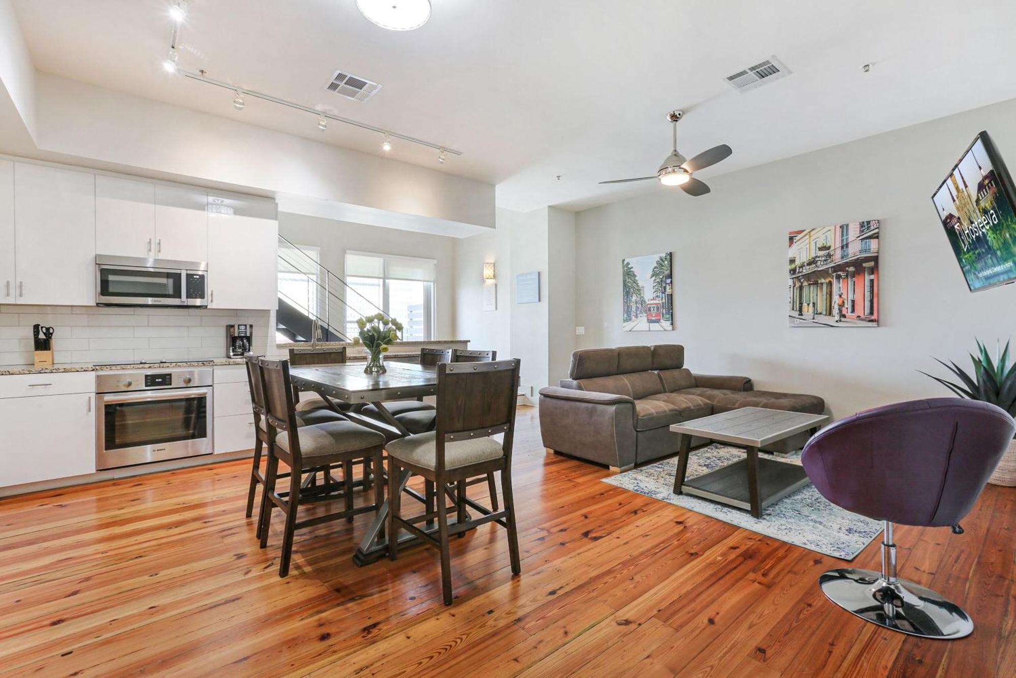 Upscale Condos And Penthouses Close To Canal And Bourbon St New Orleans Exterior photo