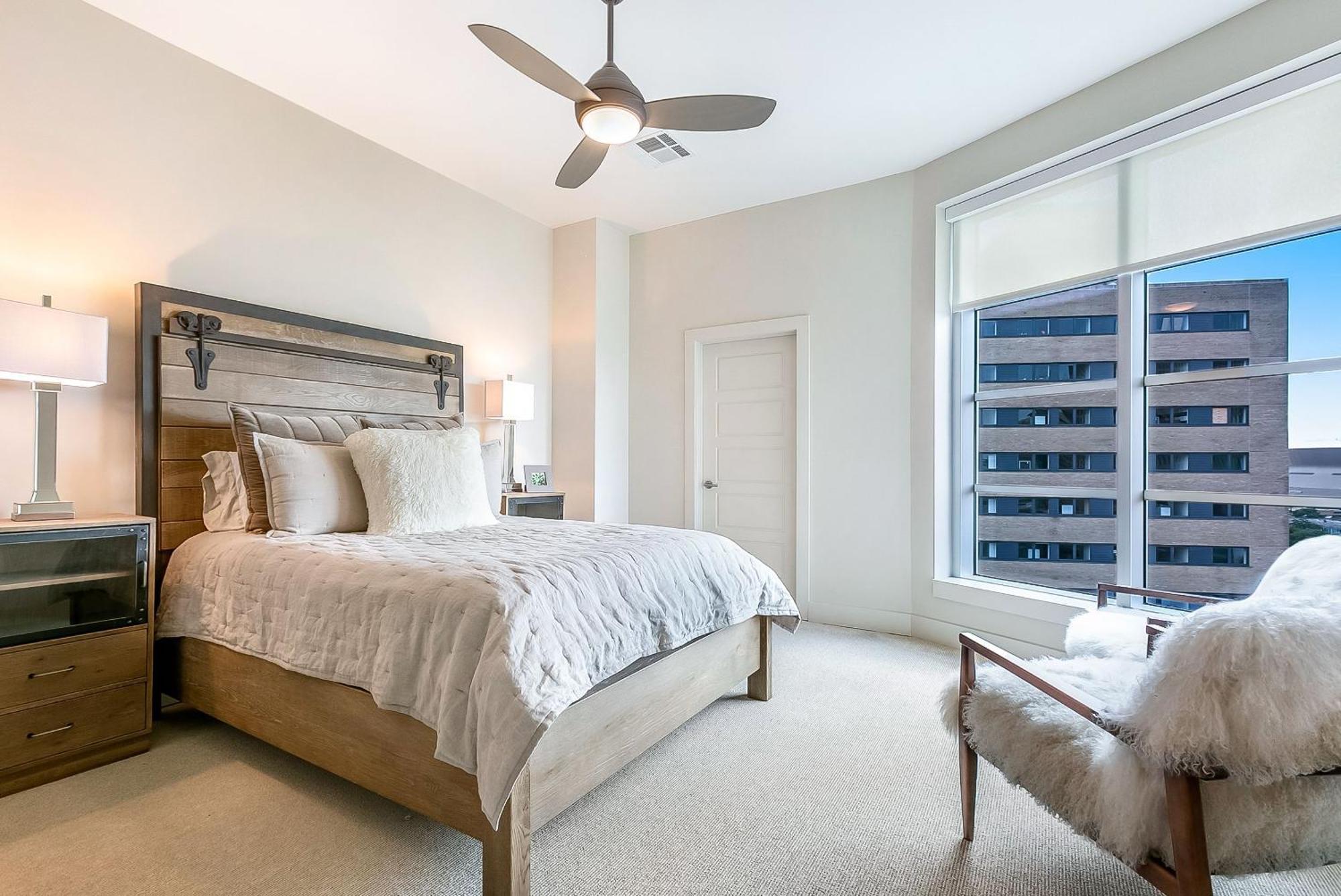 Upscale Condos And Penthouses Close To Canal And Bourbon St New Orleans Exterior photo