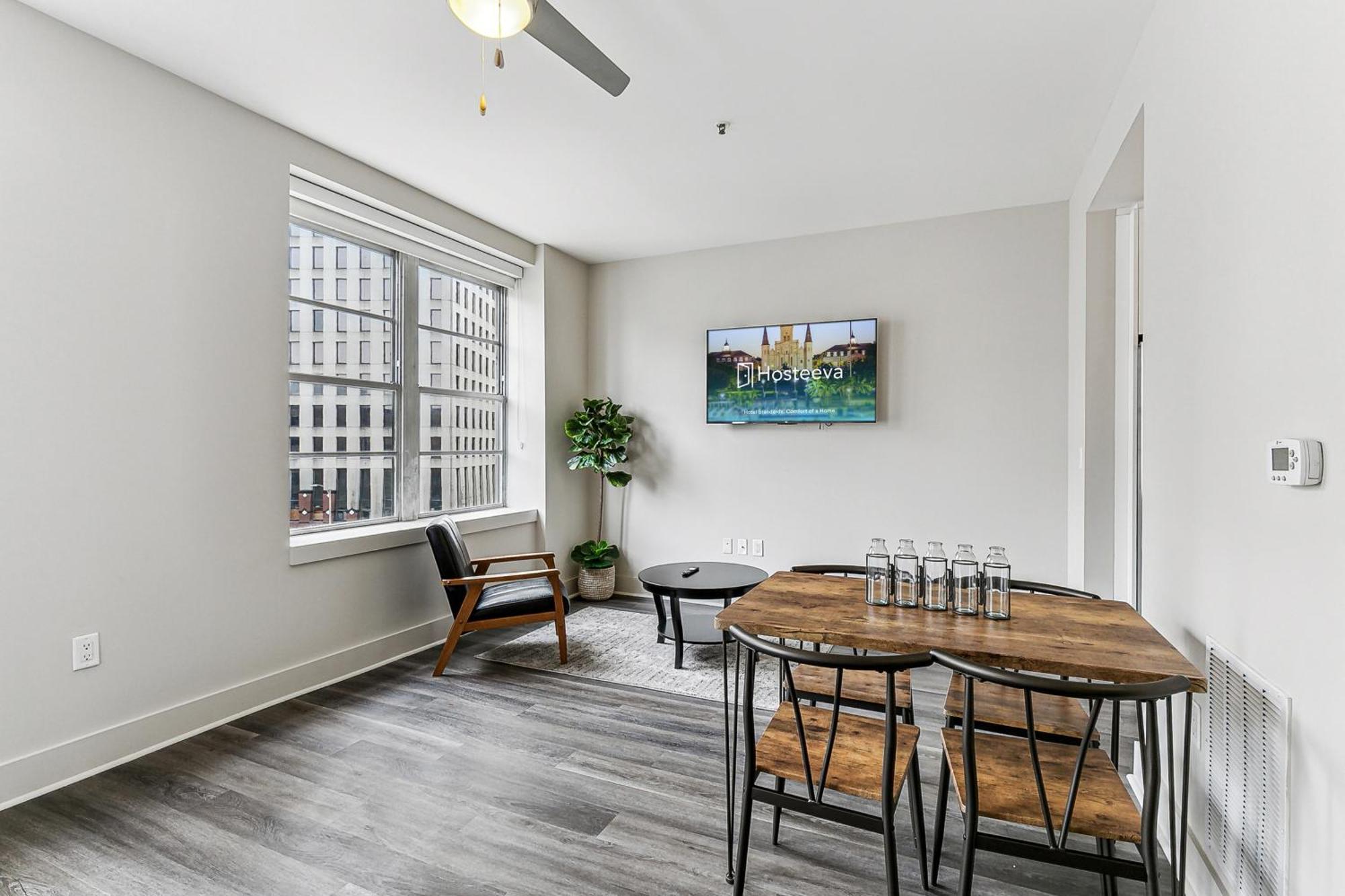 Upscale Condos And Penthouses Close To Canal And Bourbon St New Orleans Exterior photo