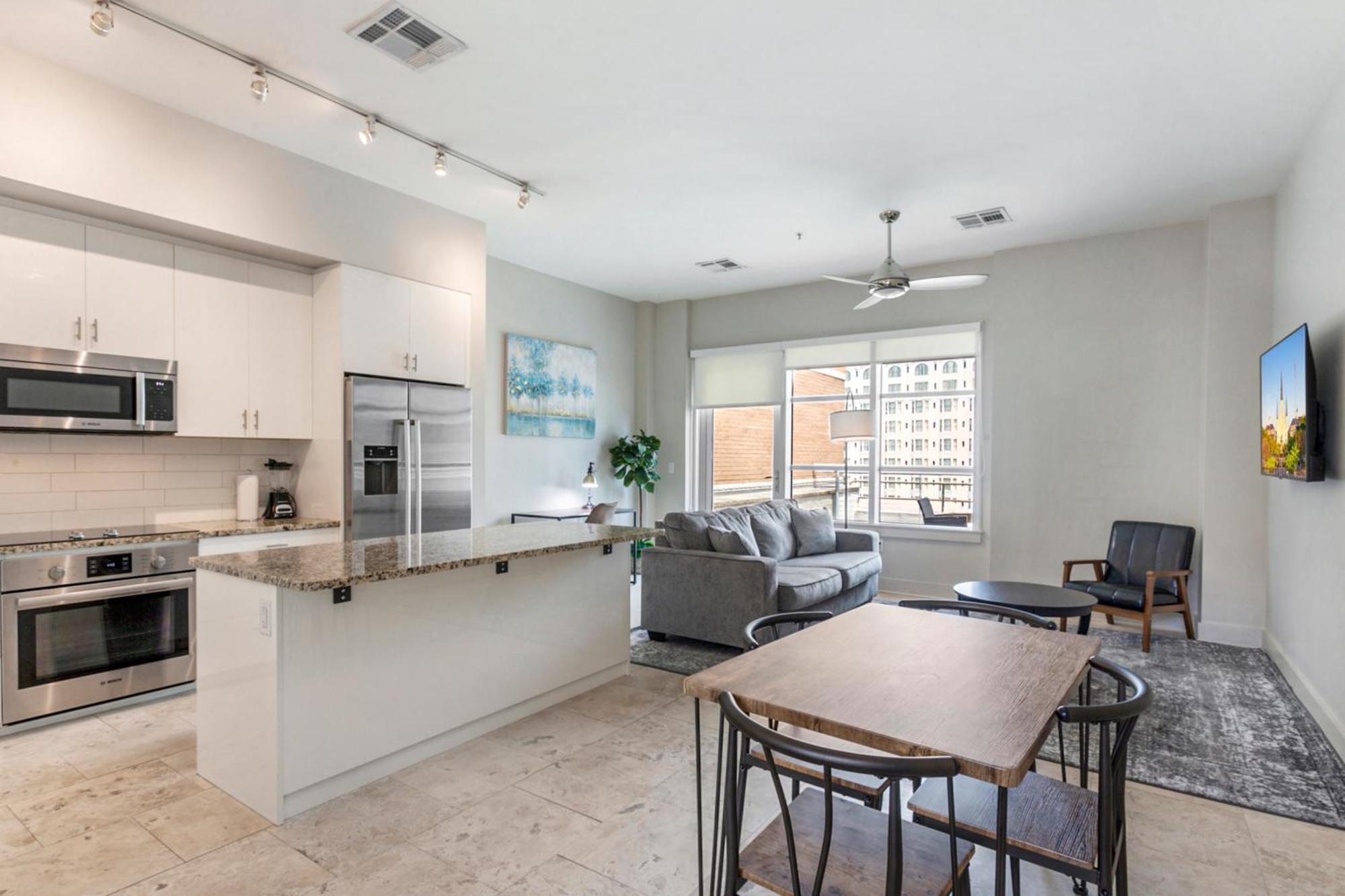Upscale Condos And Penthouses Close To Canal And Bourbon St New Orleans Exterior photo